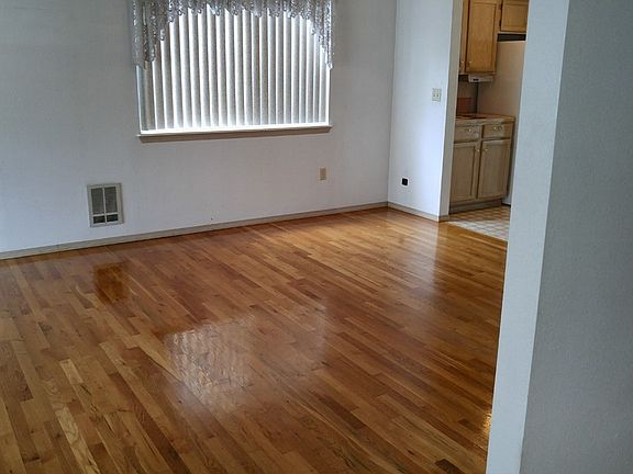 4th image of 408 Volesky Dr SE