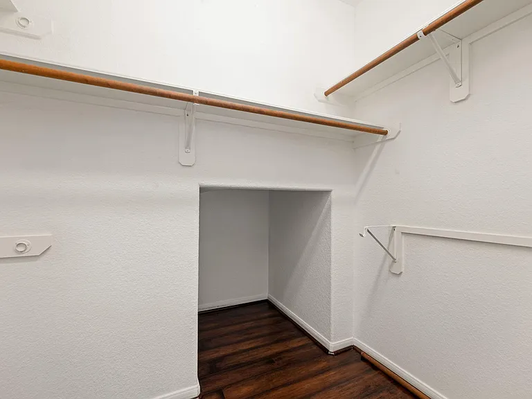 21426 Venture Park Dr — Photo 27