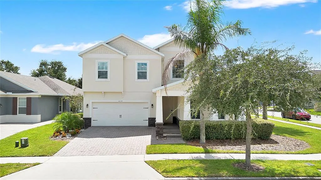 4 bed, 2.5 bath, 2490 sqft, $3,500 — Photo 2
