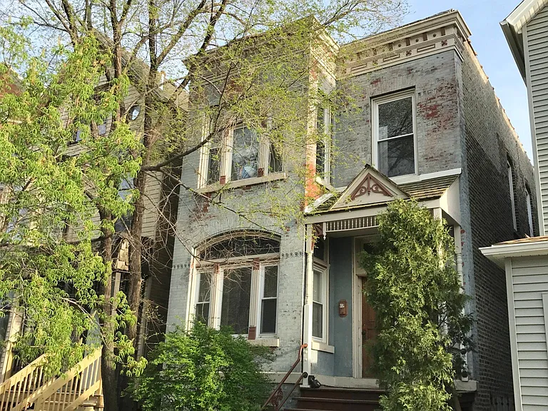 1063 W Cornelia Ave #1 — Photo 1