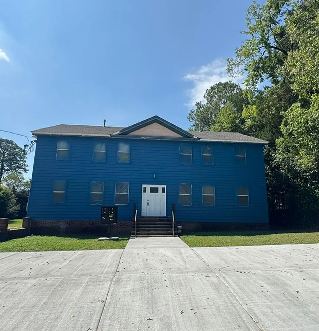 222 Mount Vernon Dr — Photo 1