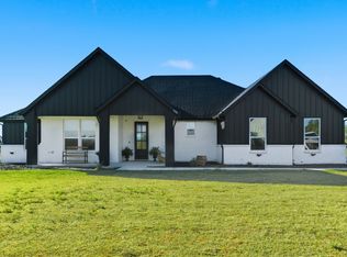 100 Buddy Ct, Millsap, TX 76066