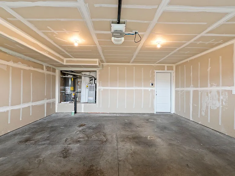 1510 N Michigan Ln — Photo 16