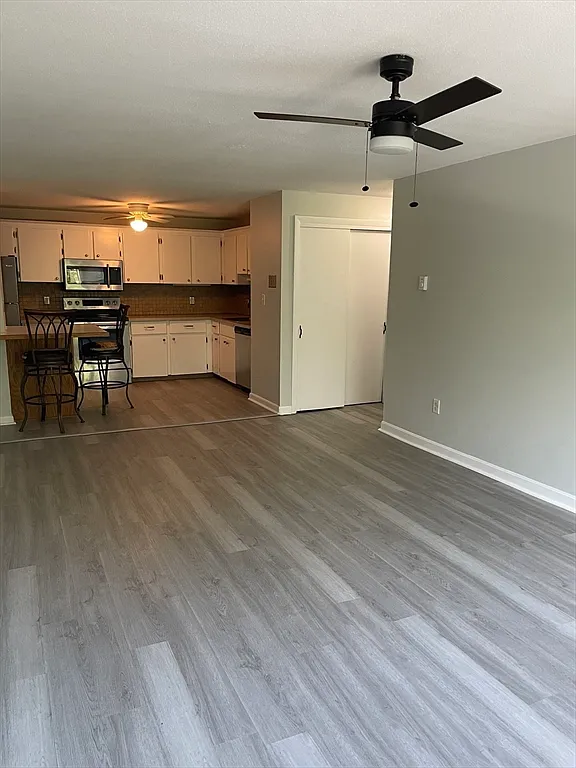 2 bed, 1.0 bath, 856 sqft, $2,100 — Photo 1