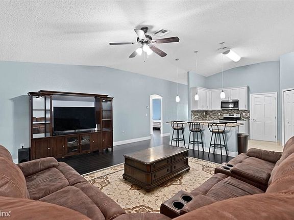 4th image of 639R Mesilla Dr