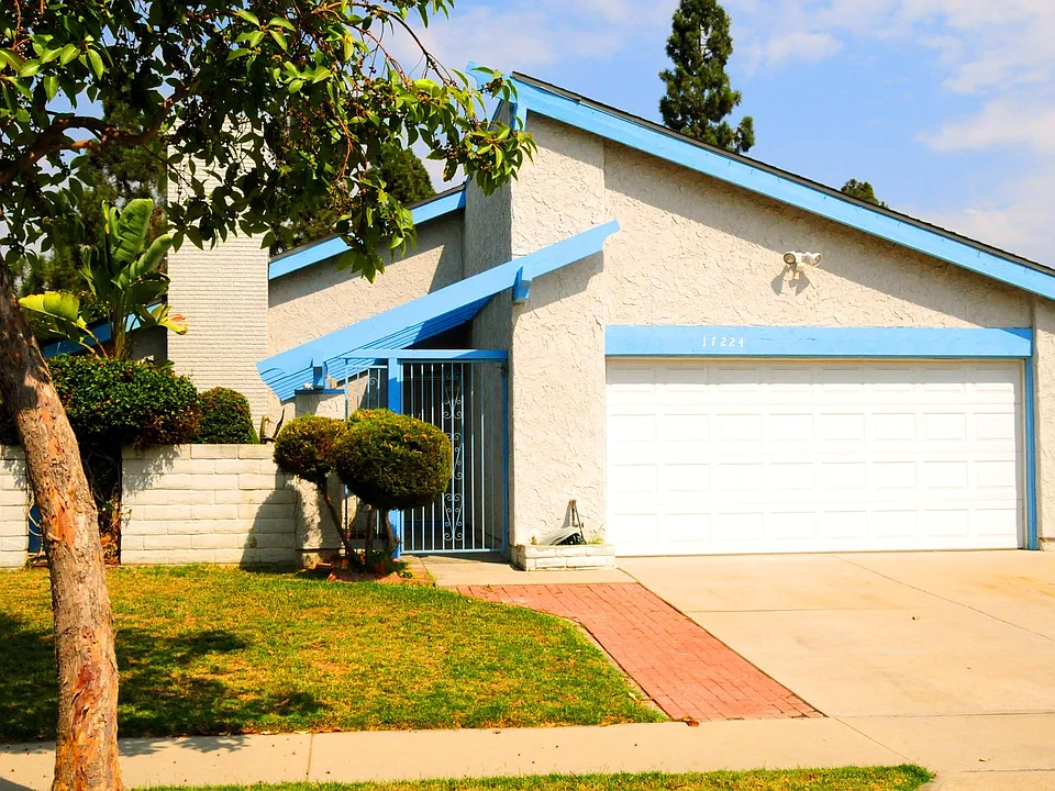 17224 Betty Pl