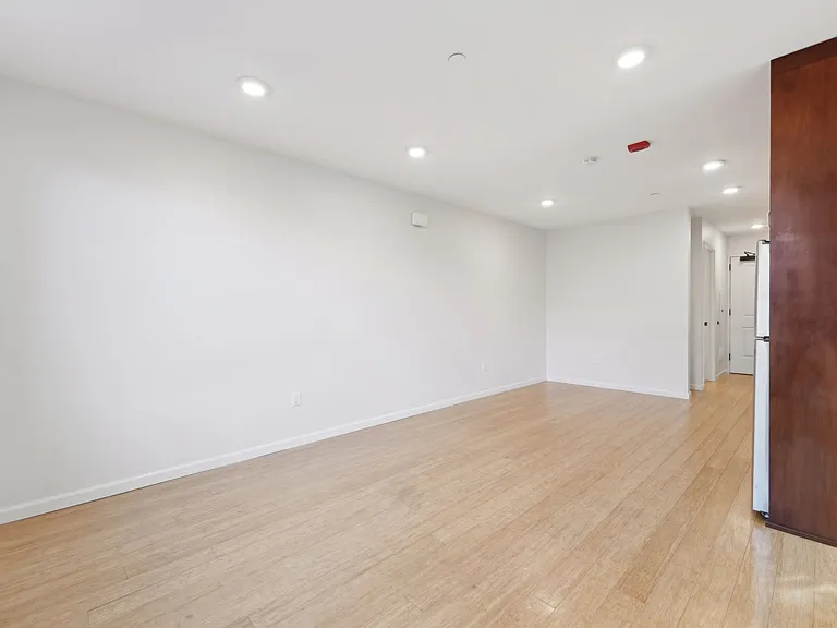 Addison Arts Apartments — Photo 131