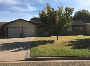 1404 Holiday Dr, Plainview, TX 79072