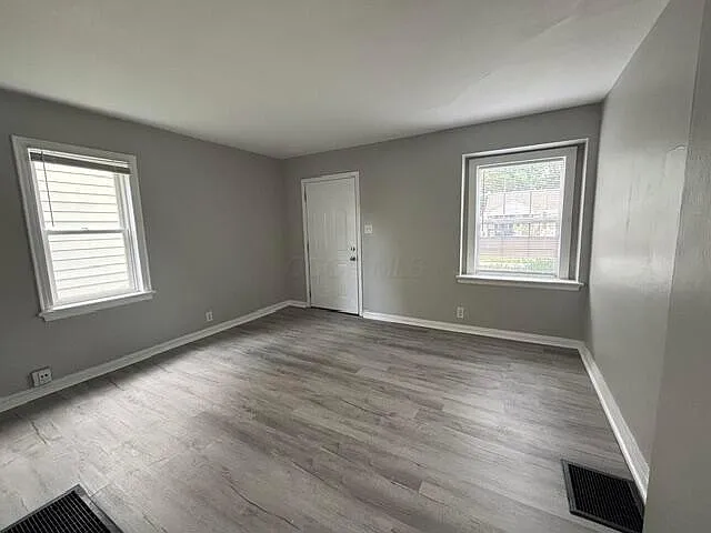 751 E Mithoff St — Photo 2