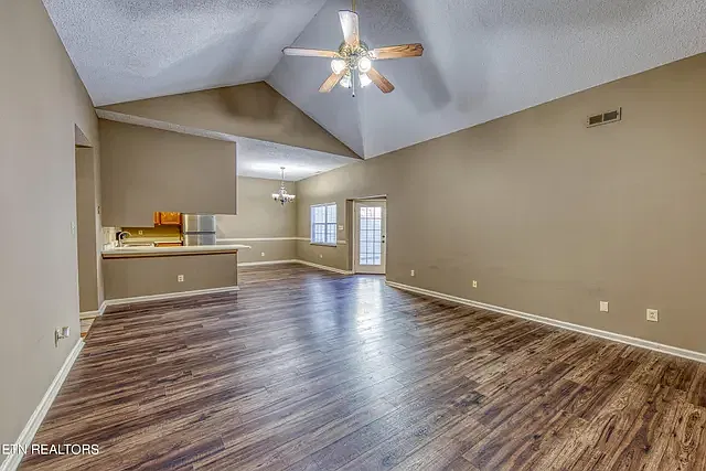 8641 Denmark St — Photo 4