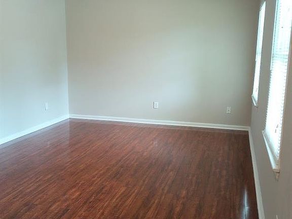 3rd image of 2713 Ernest St
