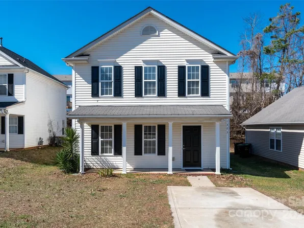 1323 Braveheart Ln, Charlotte, NC 28216