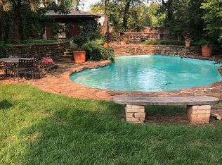 1601 Queenstown Rd, Nichols Hills, OK 73116