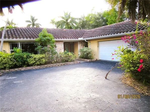 1206 Walden Dr, Fort Myers, FL 33901