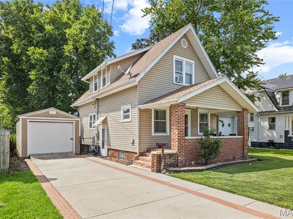 911 N Jefferson St, Litchfield, IL 62056