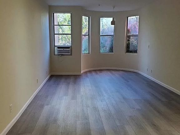 3rd image of 425 Alma St APT 110
