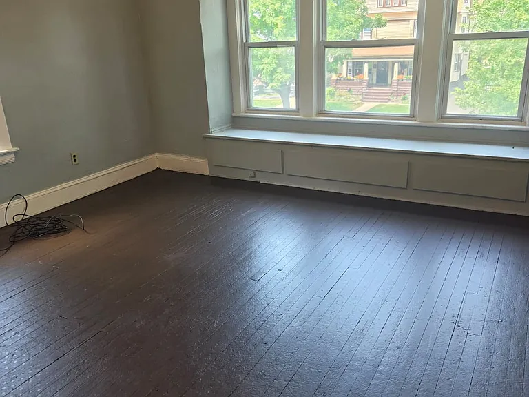 9920-22 Somerset Ave #9920 — Photo 7