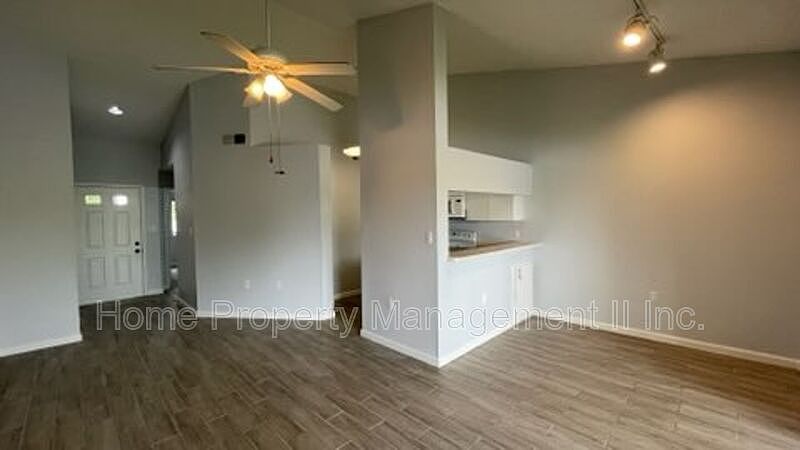 1st image of 7207 Glenmoor Dr #7207