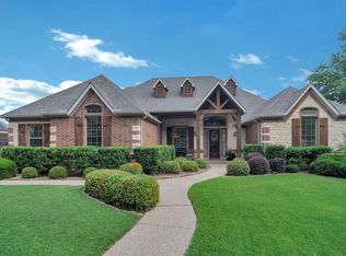 811 Moore Rd, Mansfield, TX 76063