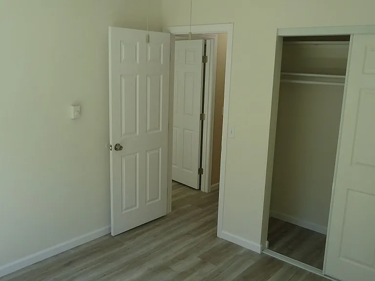 Glenview West Apartments — Photo 55