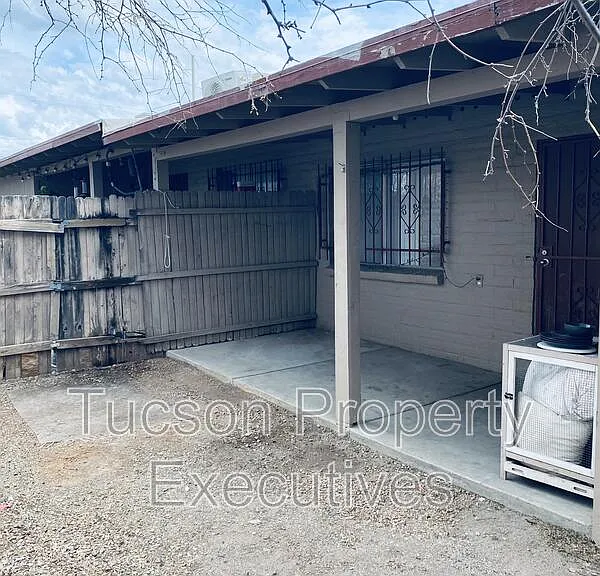 5756 S Park Ave — Photo 10