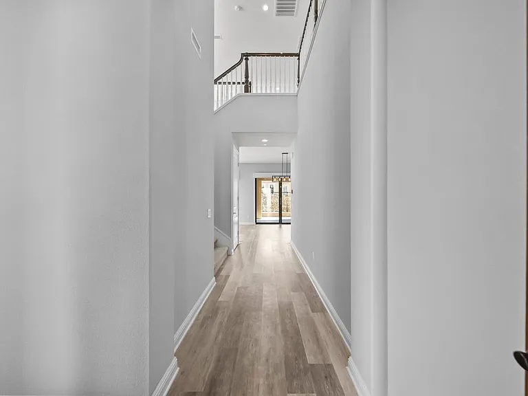 20752 Spruce Cir — Photo 3