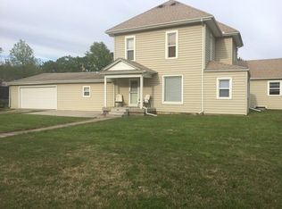 212 N Oak St, Whitewater, KS 67154
