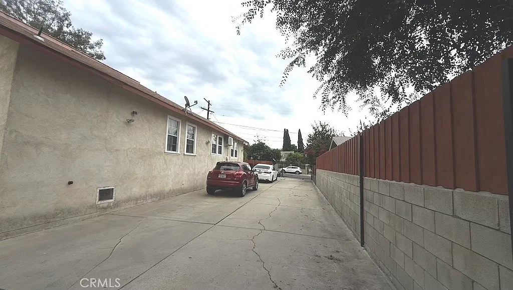 9 bed, 3377 sqft, $4,100 — Photo 4
