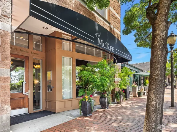 10042 Main Street #206, Bellevue, WA 98004