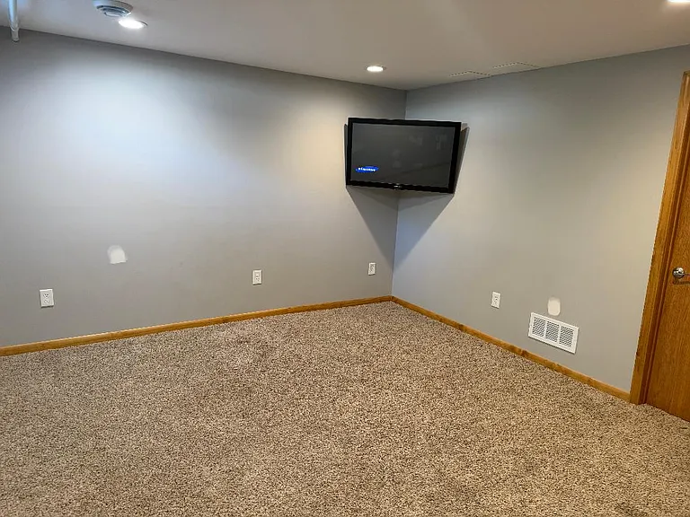 860 Harding Ave — Photo 10