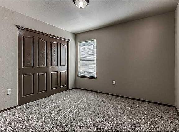 4th image of 14504 Hunters Grove Ave
