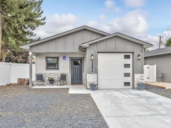1251 Phillips Cir, Ontario, OR 97914