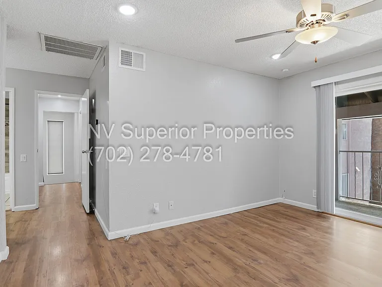 2274 E Desert Inn Rd — Photo 29
