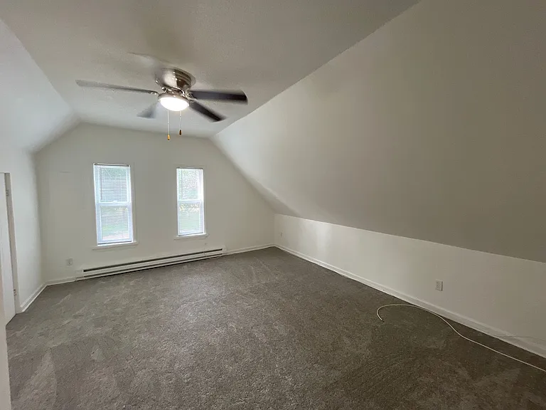 1000 Mclean Ave — Photo 7