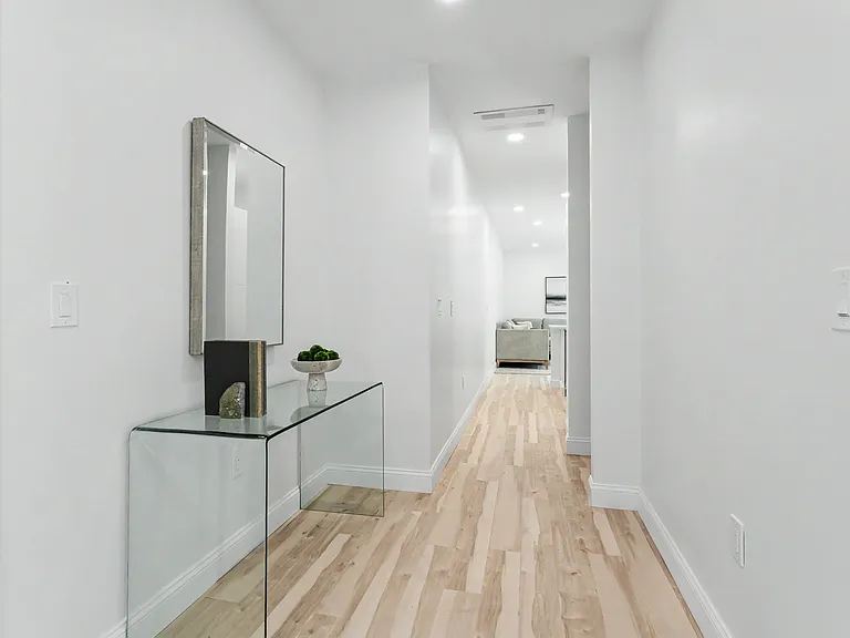 71 Portland St #101 — Photo 10