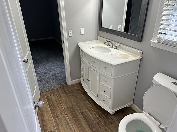 3rd image of 603 Windbluff Ct