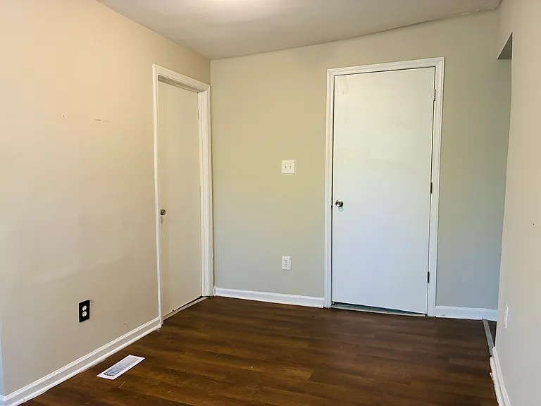 202 W Sullivan St — Photo 14