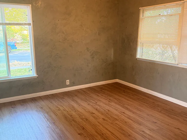 7457 Cozycroft Ave — Photo 14