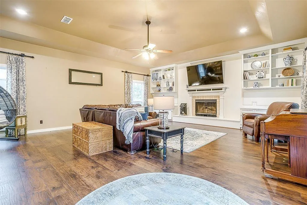 1317 Killian Drive — Photo 1