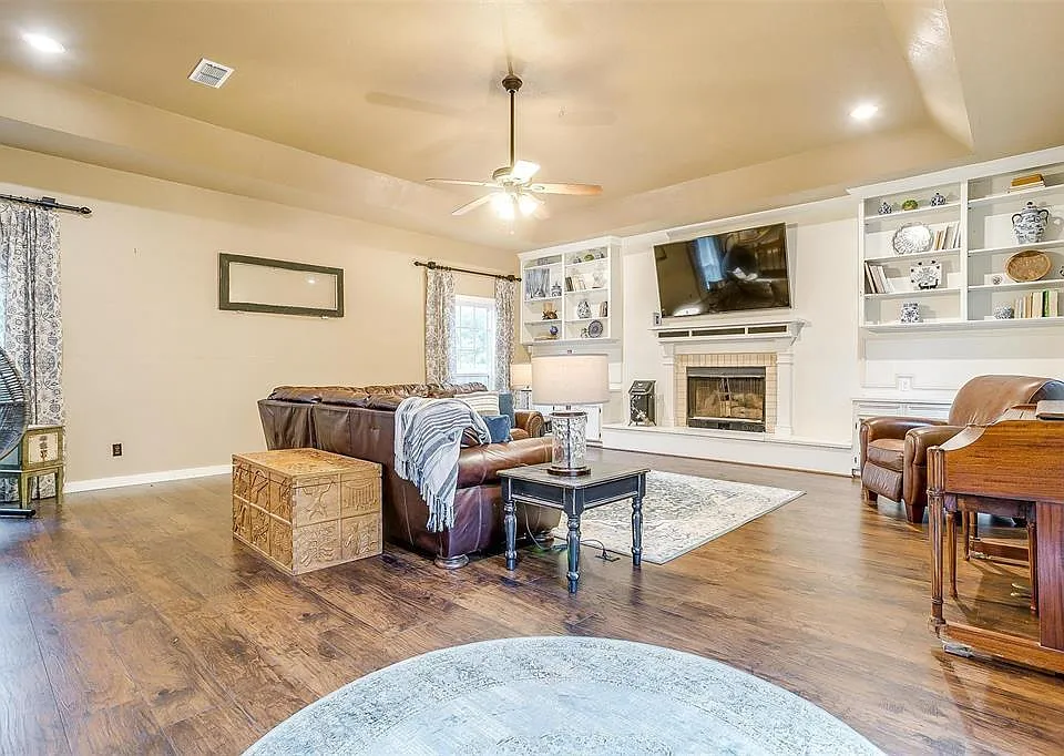 1317 Killian Dr