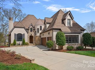 8300 Victoria Lake Dr, Waxhaw, NC 28173