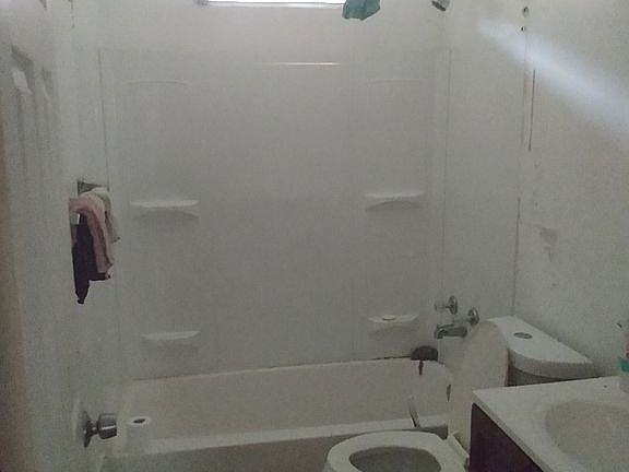 5th image of 3126 Sunshine Ave