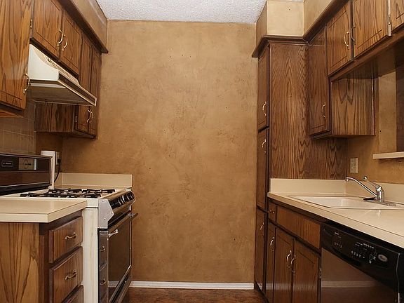 5th image of 3401 Brennan Blvd #17