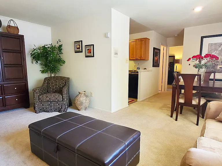 Windbrooke Apartments — Photo 2