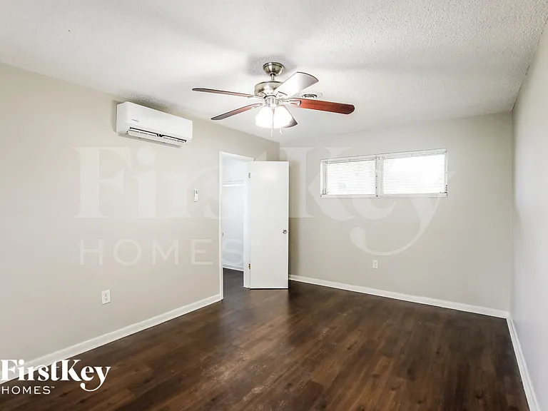 4896 NW 6th Ct — Photo 9