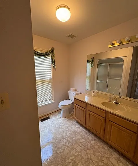 401 Greens Ct — Photo 10