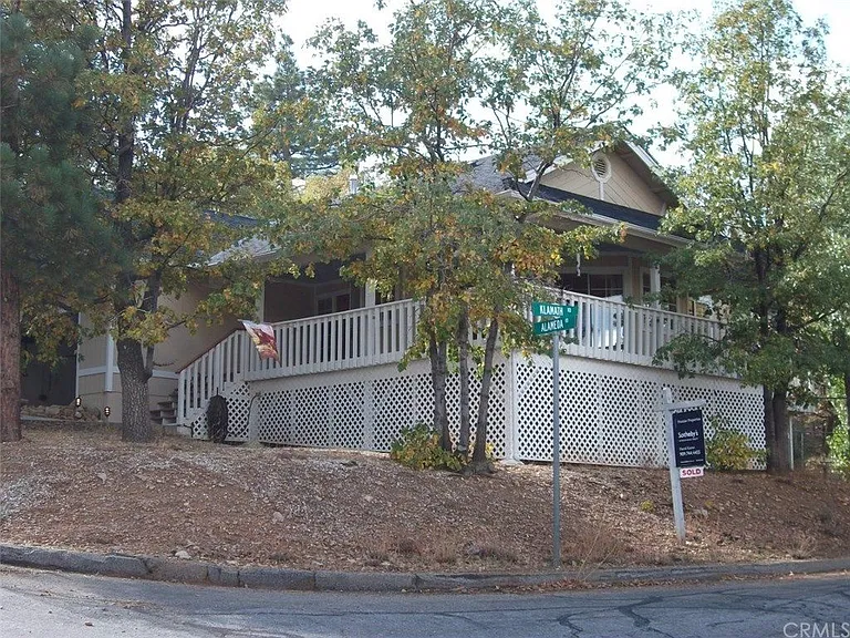 1167 Alameda Dr — Photo 16