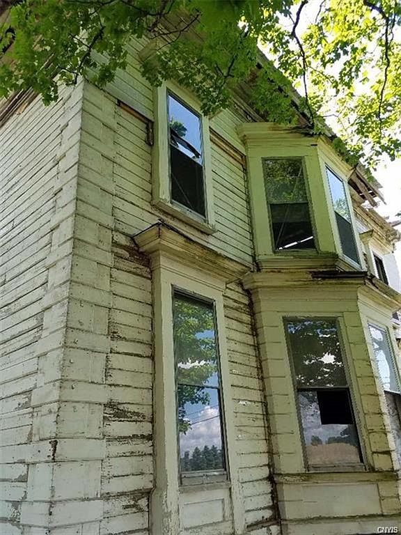 c. 1873 Historic Italianate Farmhouse For Sale Cazenovia, NY 13035