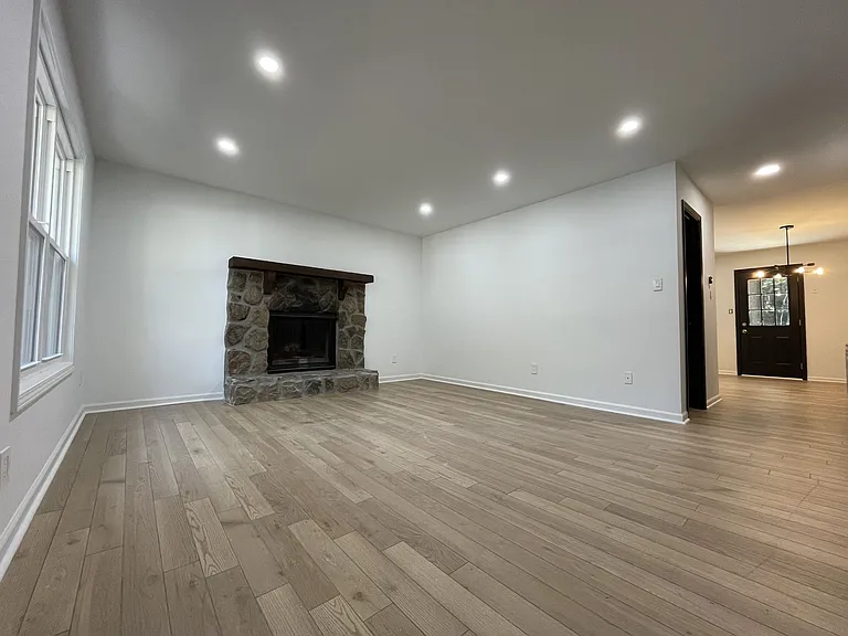 1438 S Diane Ct SE #A — Photo 3