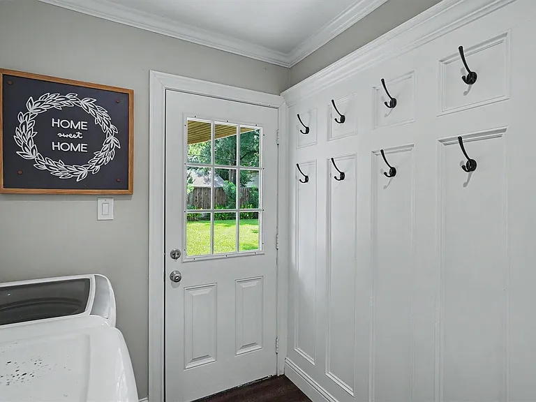 726 Thistlewood Dr — Photo 15